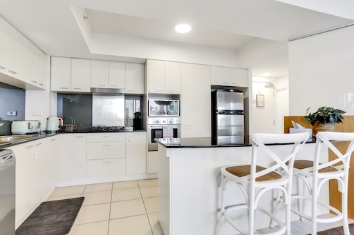 Glam & Stylish Broadbeach 2BR Apartment 5