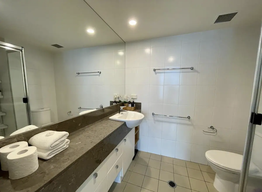 Glam & Stylish Broadbeach 2BR Apartment 8